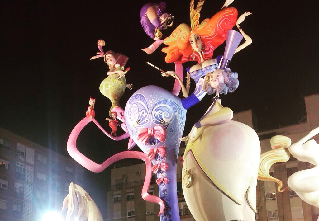 esfiestas1's tweet photo. Típico Ninot de Las Fallas. #proyectoscomm17 https://t.co/pgCgHUpjkw