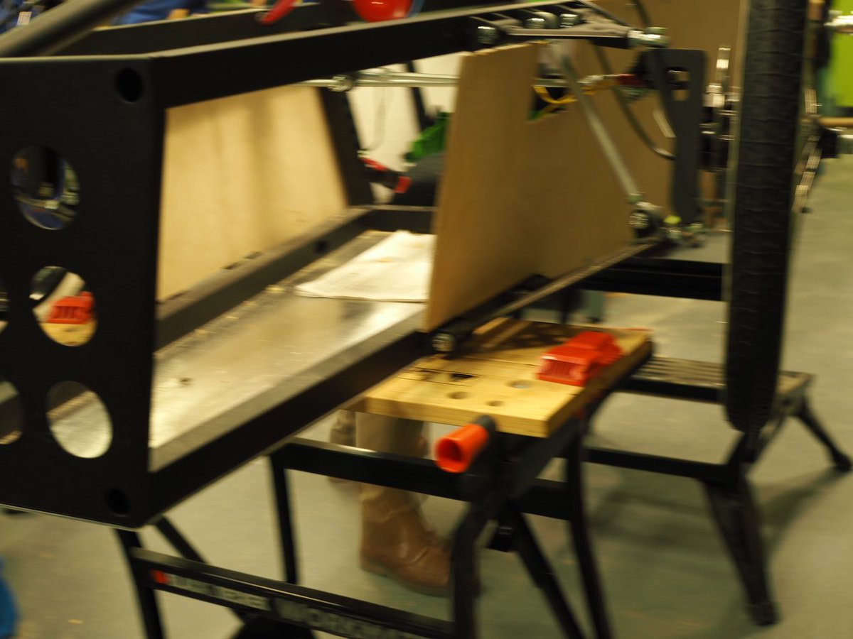 kwigart's tweet photo. Getting excited seeing @kewhouseschool students design shell for their @Greenpowertrust formula24 #ElectricVehicles #stem. Hope @qimtek_uk members can help https://t.co/rlZXknbOzs
