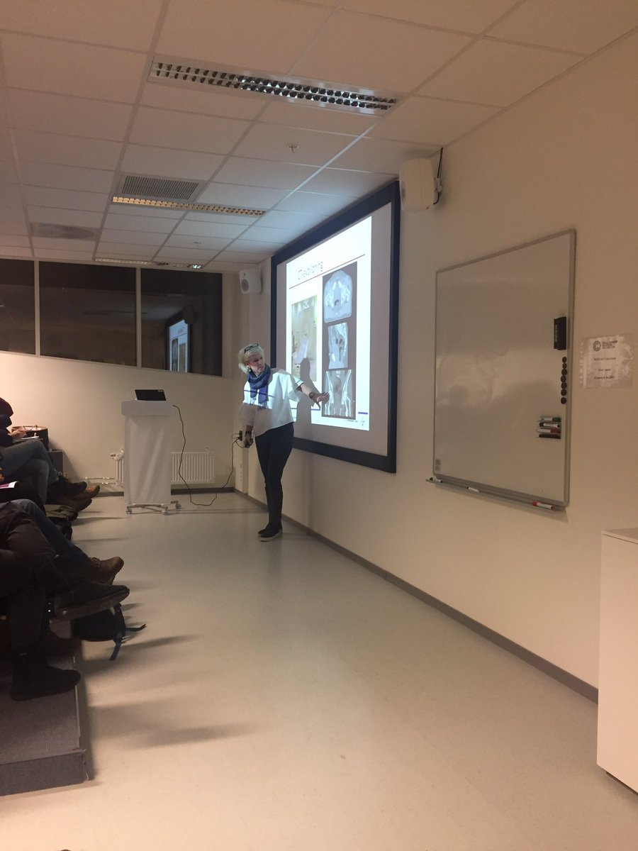 bp_bente's tweet image. Veldig godt oppmøte på kveldens møte: En reise langs det elektromagnetiske spekteret med @ous med fysikk og @Kreftforeningen @OsloCancer #samarbeid #ullern VGs