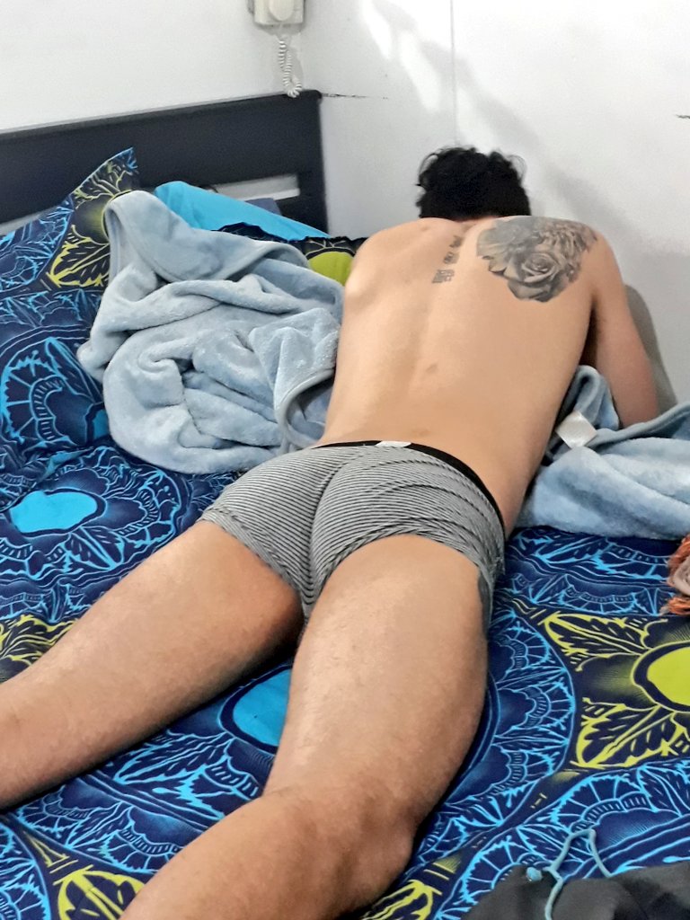 RandyGybson's tweet photo. Just wake up jocking and nice day to all my #followers  @TrellesSantiago @bowtiecam @chaturbate @cbcams https://t.co/BkdVtrYEBK