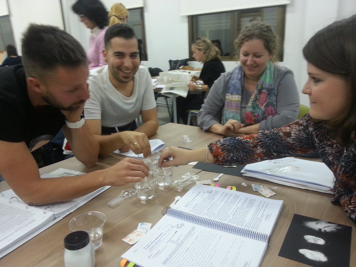 LuisLorenteG's tweet photo. @dgafprofesorado. Curso #APQUA, aprendemos química y sus aplicaciones, práctico y divertido. En @cifemazaragoza . https://t.co/HfHq01bSyq
