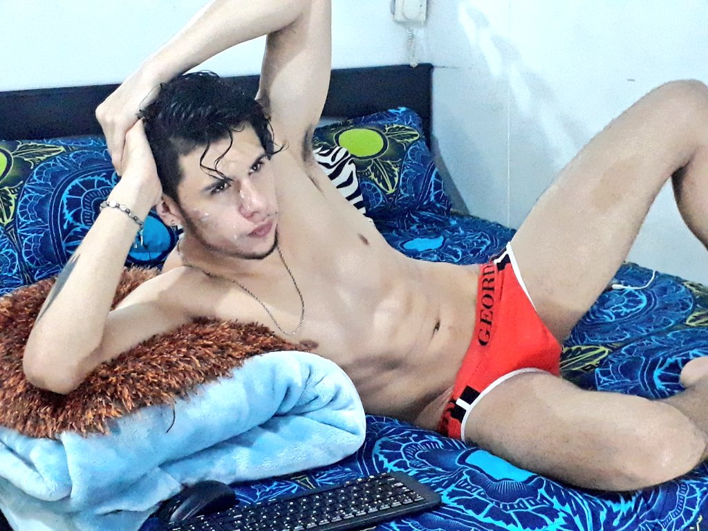 RandyGybson's tweet photo. #webcammodel #MaleCam  #broadcasting as https://t.co/1JdwdiNghR #FolloMe  and see you in @chaturbate https://t.co/hyTZvYvKYL