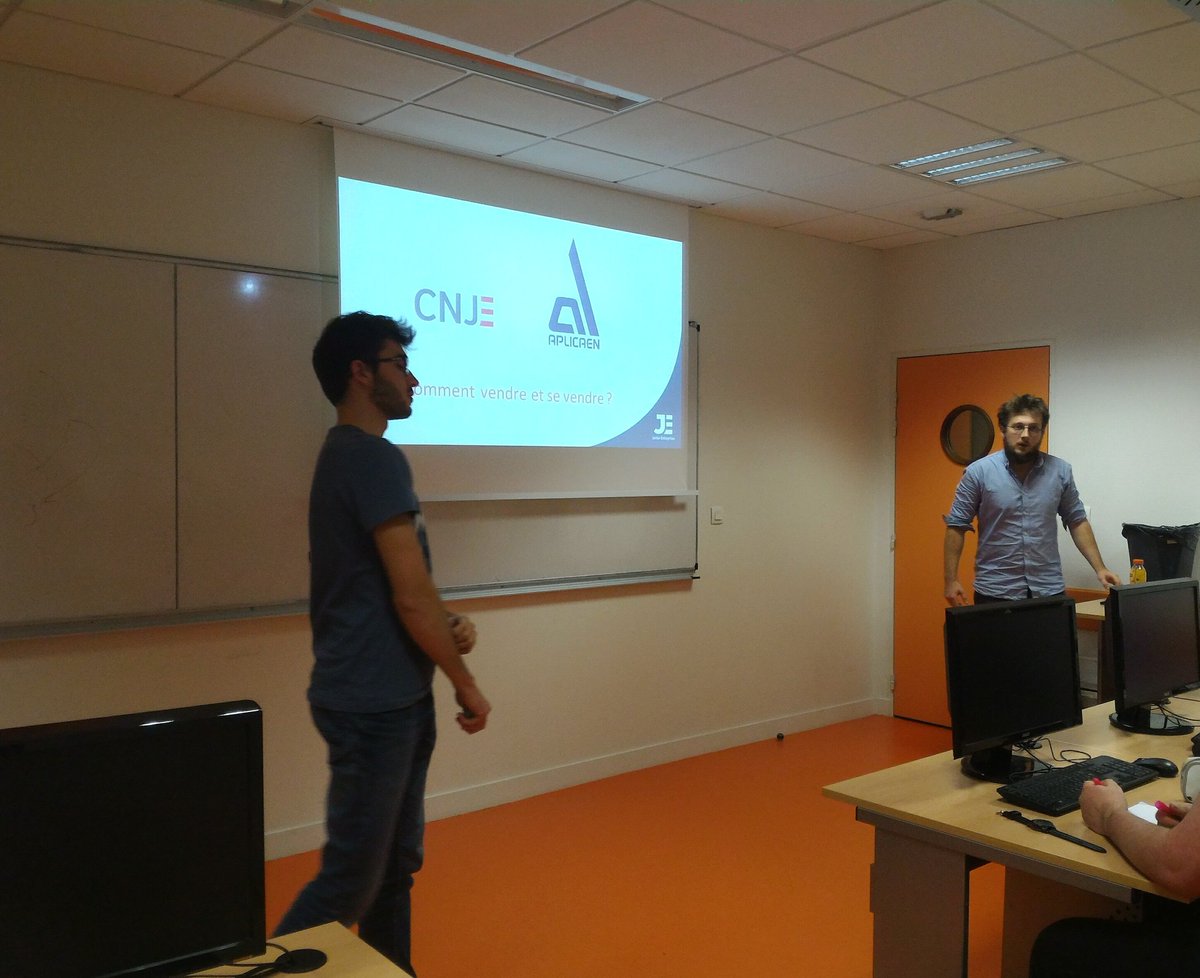 ENSIMissionLab's tweet photo. Formation "Comment vendre et se vendre " auprès du futur mandat #APLICAEN par nos #DevCo et #DSI 
#Entrepreneuriat #ENSICAEN #Caen https://t.co/floS0Vt1lR