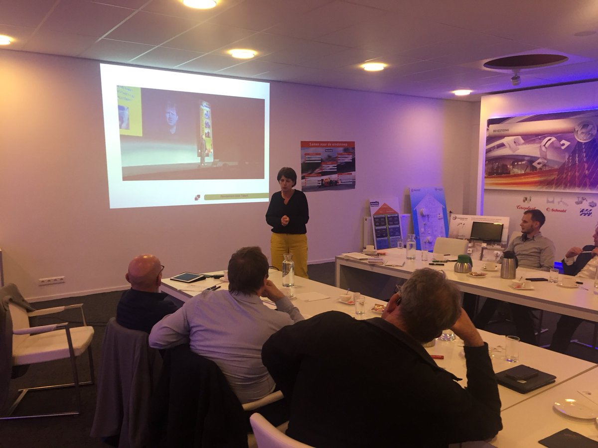HilcoKnul's tweet photo. Weer een mooie bijeenkomst met groep D @thenewbuilders over talenten en talentontwikkeling met @EsthersImpuls bij @Hemminkbv https://t.co/zgGS0OD3Zf