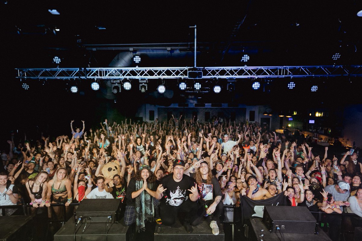 snailmusic's tweet image. RENO THANK YOU FOR AN AMAZING SOLD OUT SHOW!! #TheShellTour