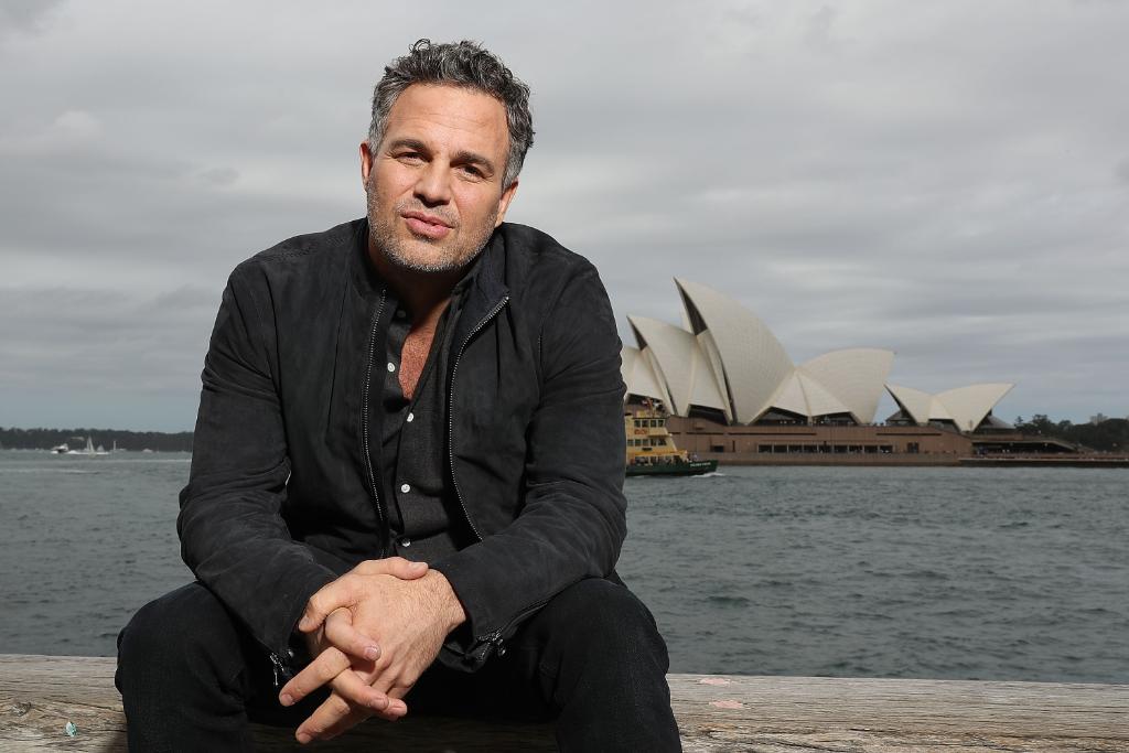 Marvel's tweet photo. Happy Birthday to @MarkRuffalo and Scarlett Johansson! https://t.co/mEne1vuAVM