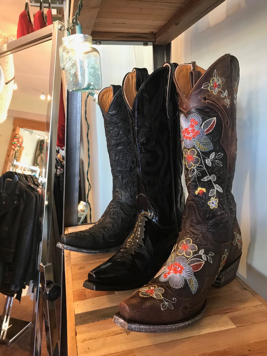 SLMagStLouis's tweet photo. Check out the all new patent leather boot called The Holiday Boot @Giddyup this weekend.  And ask Jane for her sale surprises when you get there. #theholidayboot #bestboutiquestl #sophisticatedstlouis https://t.co/ZdG59t9fj9