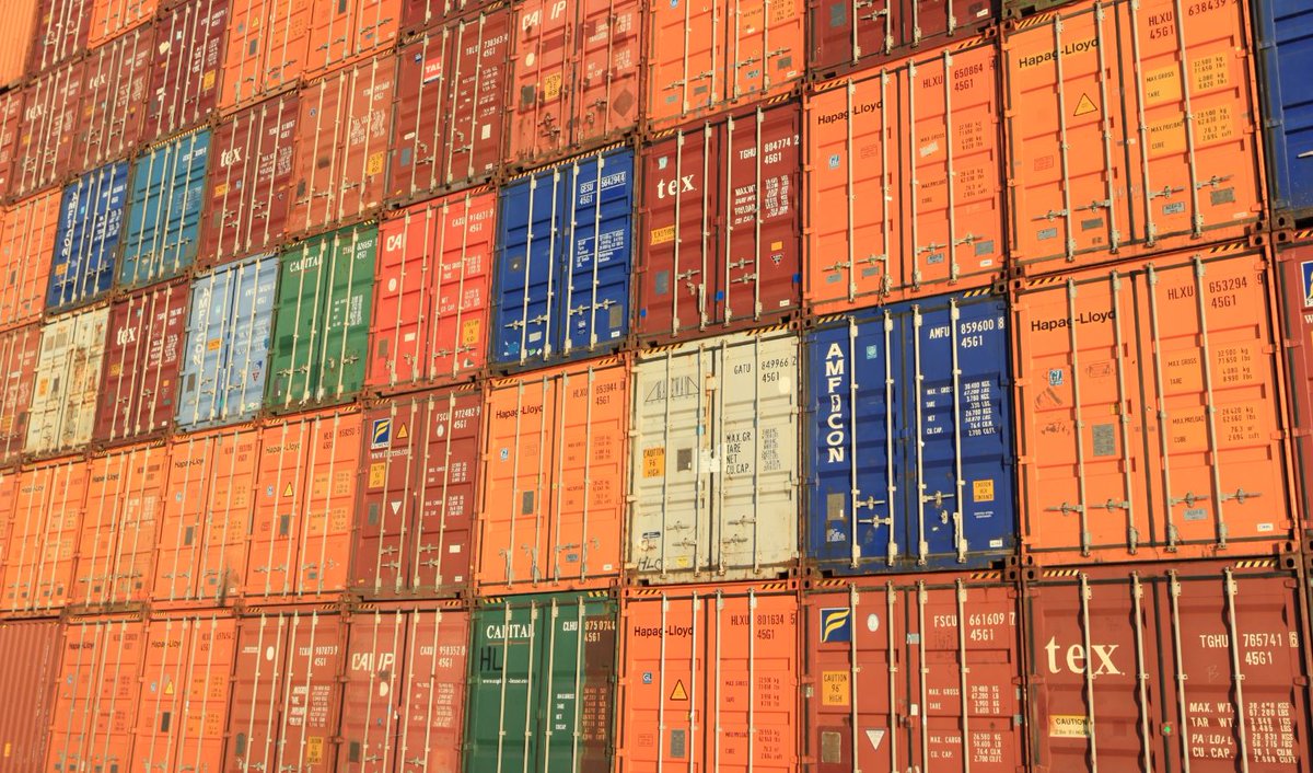 WTCWinnipeg's tweet photo. Are you ready to import&amp;export? Find out at our free seminar on Dec 14 presented by @Amine_Ab @AlbertoEVelasco https://t.co/EFpiWmVxb8 https://t.co/Y7g5xfDDCC