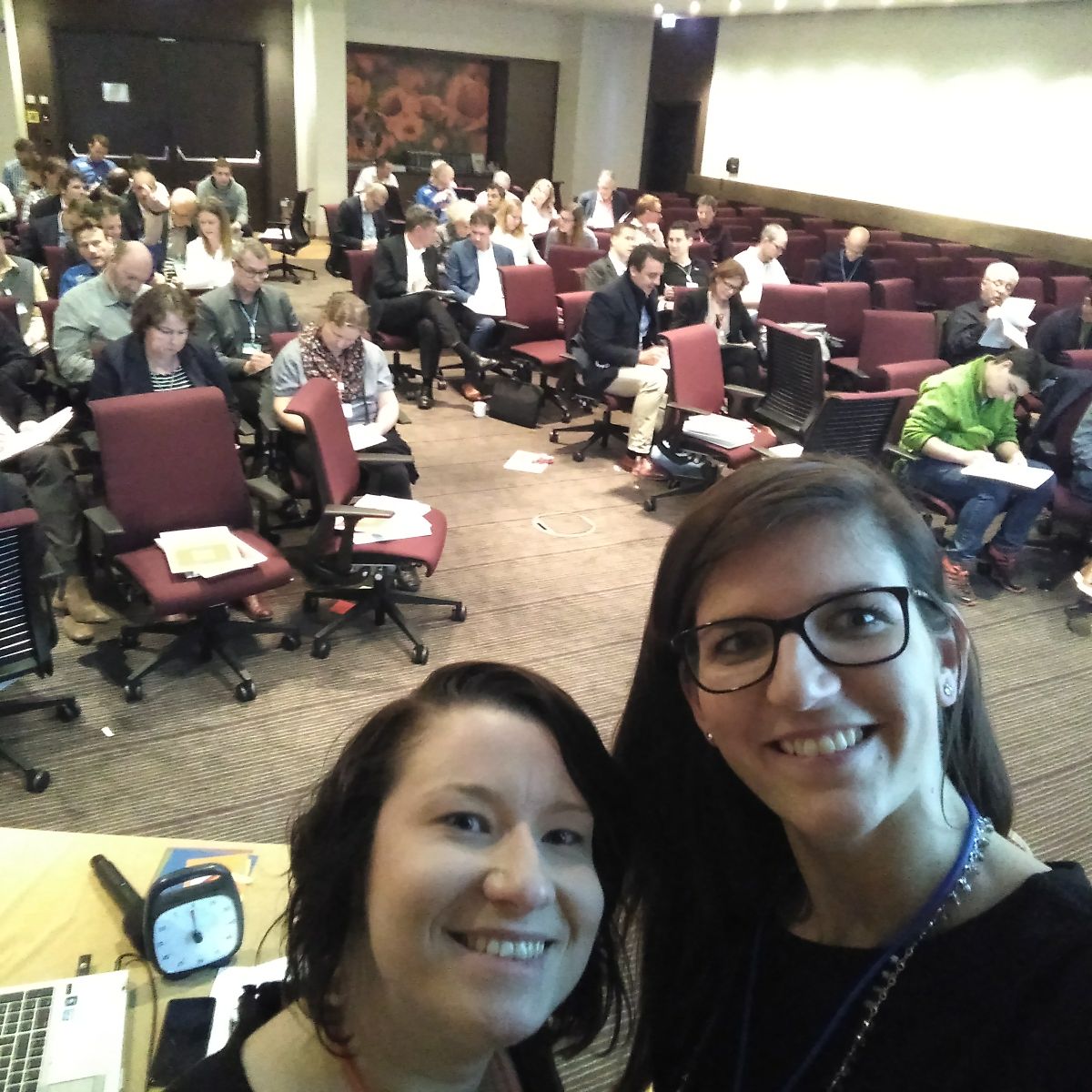 #designthinking Crash Course bei der #JBFOne mit <a href="/JanaJanze/">Jana (she/her)</a> - kreative Lösungsideen für das #OnlineBanking von morgen in nur 30 Minuten.