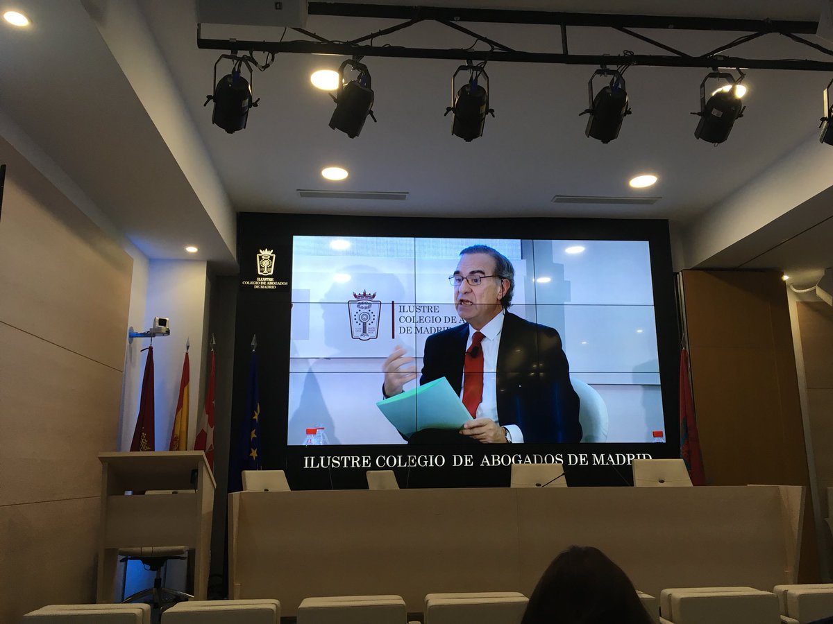 JaimeGarridoM's tweet photo. Excelente @ConAlonso2017 en su intervención, con programa, deontología, compañerismo, educación respetando los turnos y sin caer en el juego agresivo de los otros candidatos. Necesitamos un #Decano así! #EleccionesICAM #DecanoICAM #DebateElectoralColegio #DebateConAlonso #Lobby https://t.co/unmsgC44xH