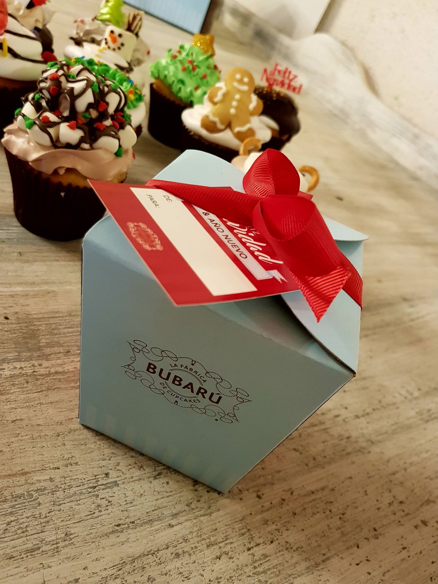 bubaru's tweet photo. 10 cupcakes navideños en caja individual con tarjeta y moño $350 https://t.co/bmgAJ2lTgN
