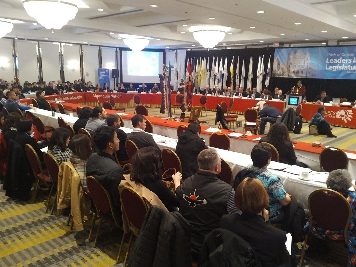 ChiefsofOntario's tweet photo. #LiL2017 full house of Chiefs, Ministers, Elders, youth, staff @AbramBenedict "The room is going to get hotter" https://t.co/NSBR1xRaHu