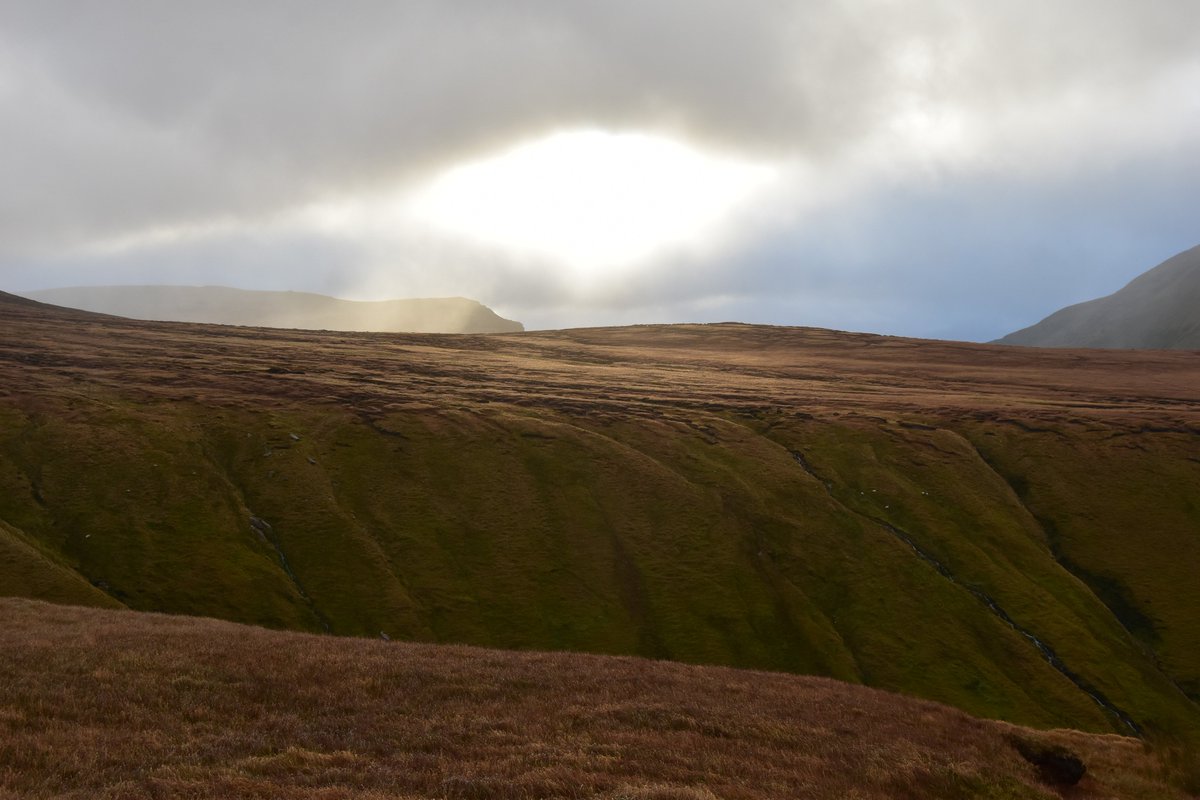 LonePeakbagger's tweet photo. First half of my walk with @GSheehy and Maeve along the Beenoskee and Dromavally ridges, Dingle Peninsula, Kerry, Ireland, 9. November 2017.
#beenoskee #dromavally #glenahoo #dinglepeninsula #hillwalking #ridgewalk #peakbagging #greatdayout #kerry #ireland #randonnee #irlande https://t.co/A9JuYVZ9KT