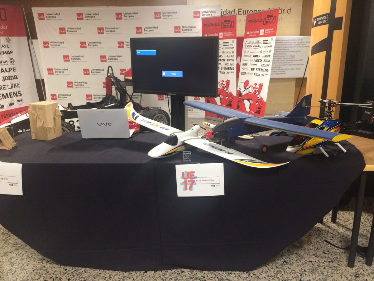 UEuropea's tweet photo. Los #clubesUE @uegamestudio @AirDivisionUEM @fablabue, @FormulaUEM y #ClubDeRobótica exhibieron sus mejores trabajos para agradecer al @santander_es Universidades y @Universia su apoyo. https://t.co/90w1v6V7Zm