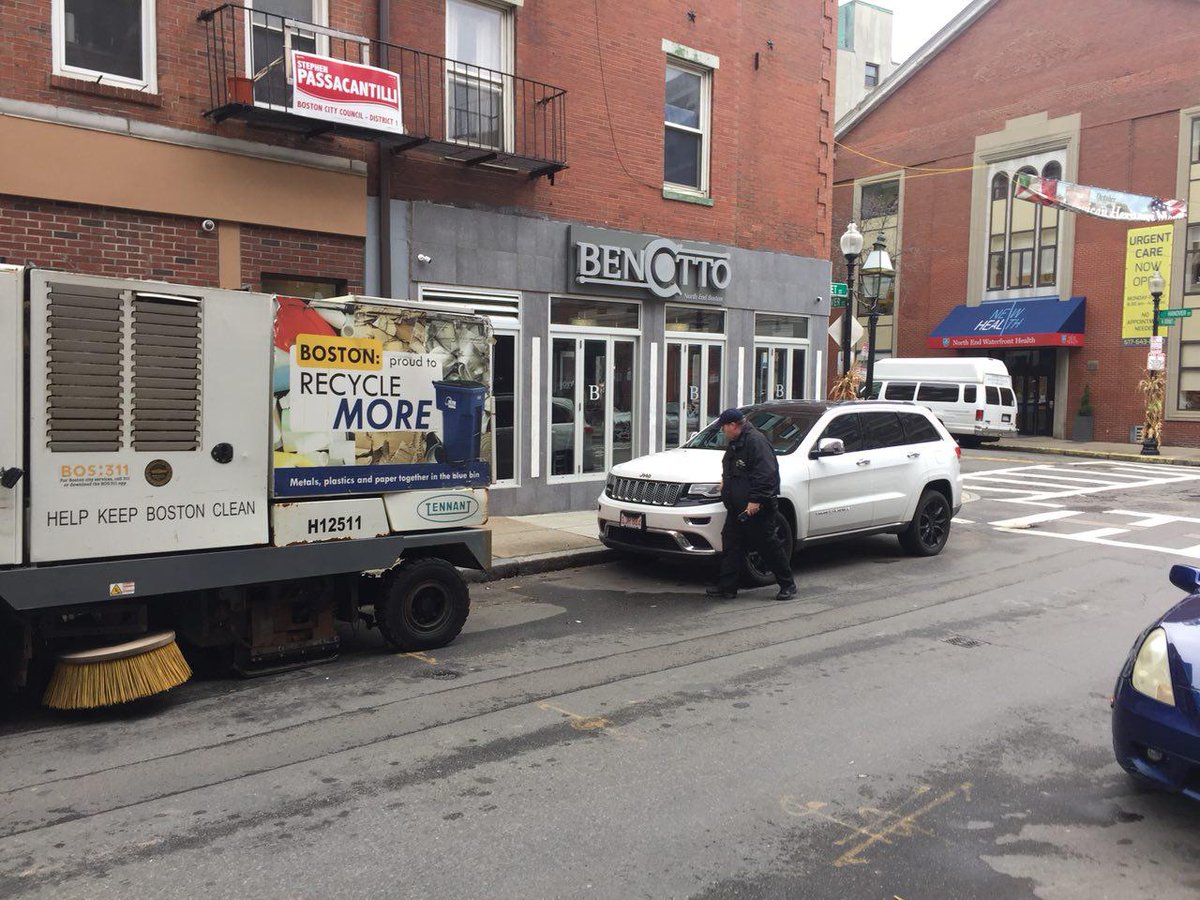 ParkwiseApp's tweet photo. We all know the drill 😡 #northend #parking
$142 towing fee, $40 ticket, $18 Uber to get your car back.
Get #ParkWise now and save $200 by getting notified in time of impending street cleaning! https://t.co/TQ49sow71h