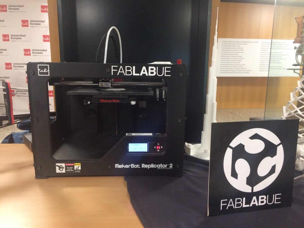 UEuropea's tweet photo. Los #clubesUE @uegamestudio @AirDivisionUEM @fablabue, @FormulaUEM y #ClubDeRobótica exhibieron sus mejores trabajos para agradecer al @santander_es Universidades y @Universia su apoyo. https://t.co/90w1v6V7Zm