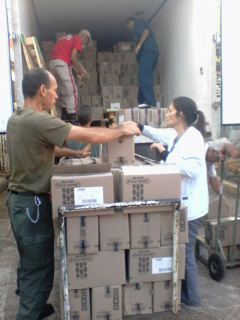 HPPR_TACHIRA's tweet photo. #ReporteIvss Recibiendo Dotación de Insumos (Soluciones) para fortalecer el compromiso con nuestros pacientes. ¡Seguimos trabajando! @ivssoficial @MPPSalud https://t.co/92AXnATlZB