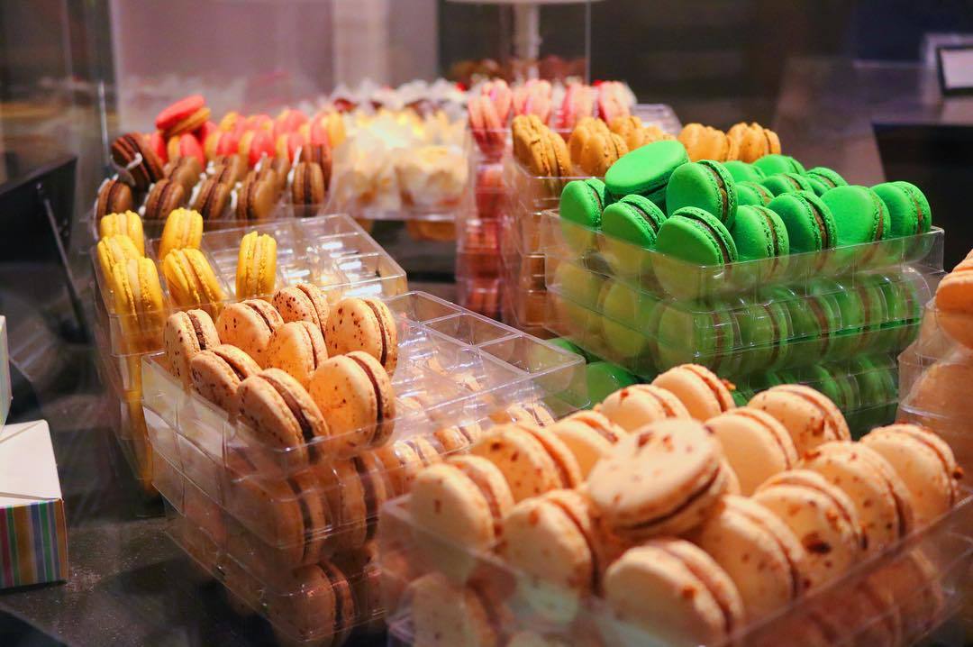 NOLAMarriottCC's tweet photo. Indulging never looked so sweet. 
🍪: Sucré New Orleans
📸: awingrove https://t.co/TyHeyaHSPI