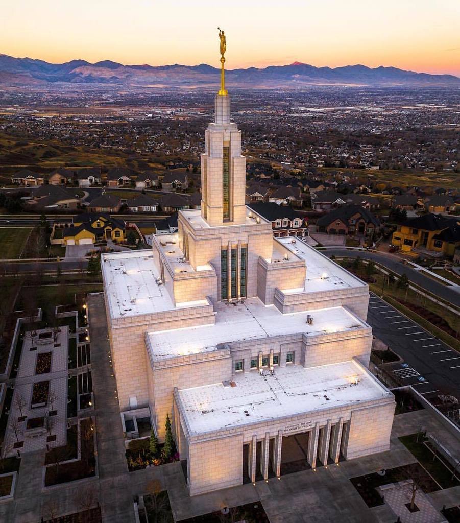 onetempleaday's tweet photo. Draper, Utah
PC: @packtography
#ldstempleaday #lds #ldstemple #ldstemple #mormon #mormontemple #drapertemple https://t.co/Vy3WQWA3li https://t.co/N7bvD3SRCy