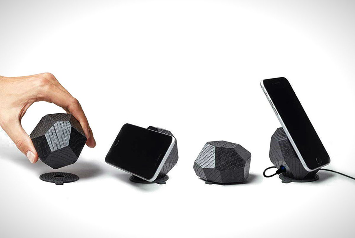 mensgear_'s tweet photo. Halo Wireless Phone Charger - Made of a block of solid wood, this multifunctional gadget allows you to use it in various positions, but also work with your phone while it's charging wirelessly. https://t.co/0cRQj7jWxx  by @HaloStands https://t.co/UCMRBtD1Wm