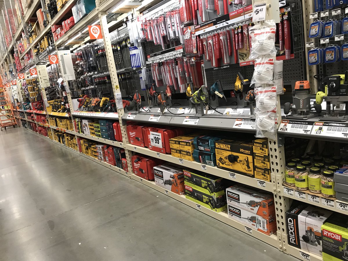 2776 is ready to sell some tools on Black Friday! Nice job Destin and team! @XKerrigan <a href="/BarryStevenson6/">Barry Stevenson</a> <a href="/DestinStephens/">Destin Stephens</a> <a href="/JamieLSyroid/">Jamie Syroid</a> <a href="/Scott_Nappi/">Scott Nappi</a> @pauliescags <a href="/MSUKraut/">Ingrid Christmann</a>