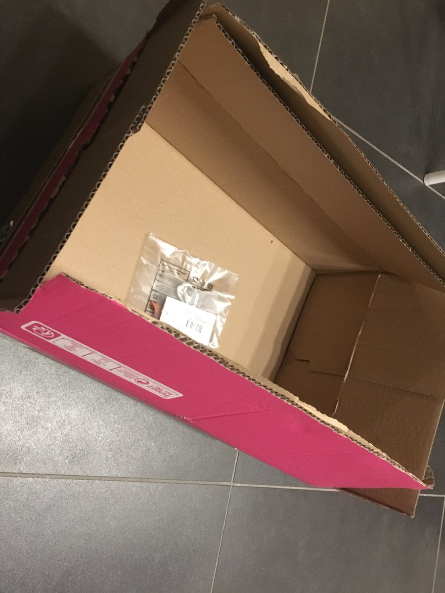 Barbiton's tweet image. Dites-donc @venteprivee_fr , ça se passe comment le suremballage cette fois-ci ? 🤔