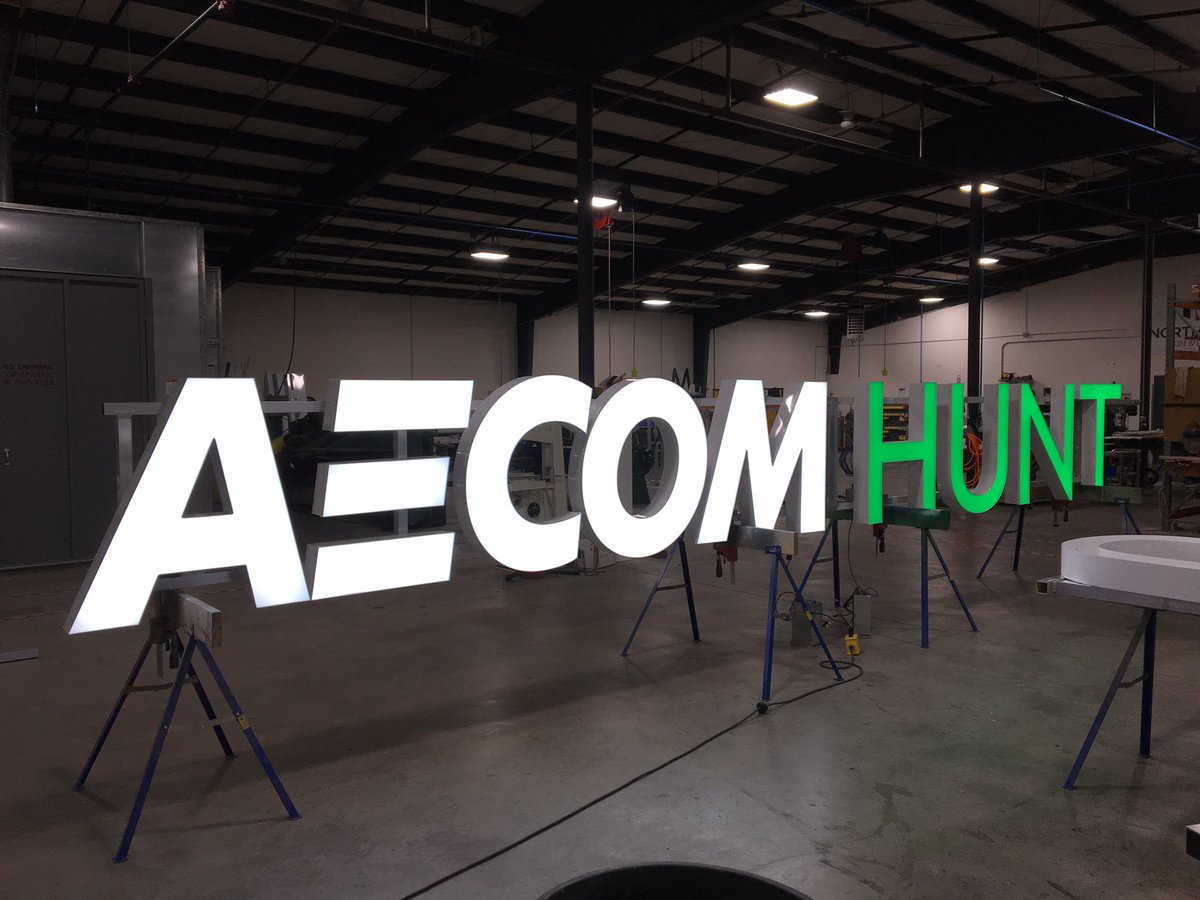 NWSigns's tweet photo. This large @AECOMHunt tower crane sign is illuminated for testing and will soon be headed to California!  Learn more at https://t.co/n55PQxLKWl &amp; https://t.co/AnfTcLlpOJ

#aecomhunt, #constructionsigns, @NWSigns  @AECOMHunt, @towercranesigns, #signage https://t.co/4QV9Dh409l