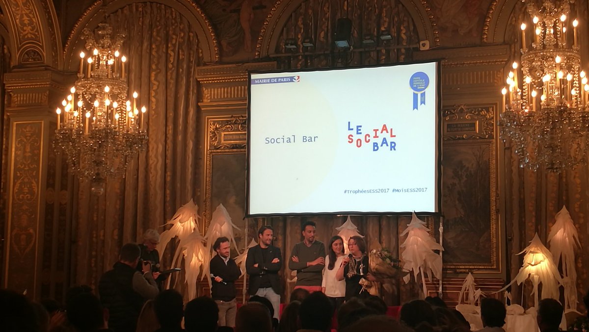 LesBeaux_Jours's tweet photo. Lauréat #TropheesESS2017 @Paris : @SocialBarParis bar solidaire, innovant, chaleureux... En un mot... BEAU!!! CC @antoinetteguhl https://t.co/b8exQMPciJ