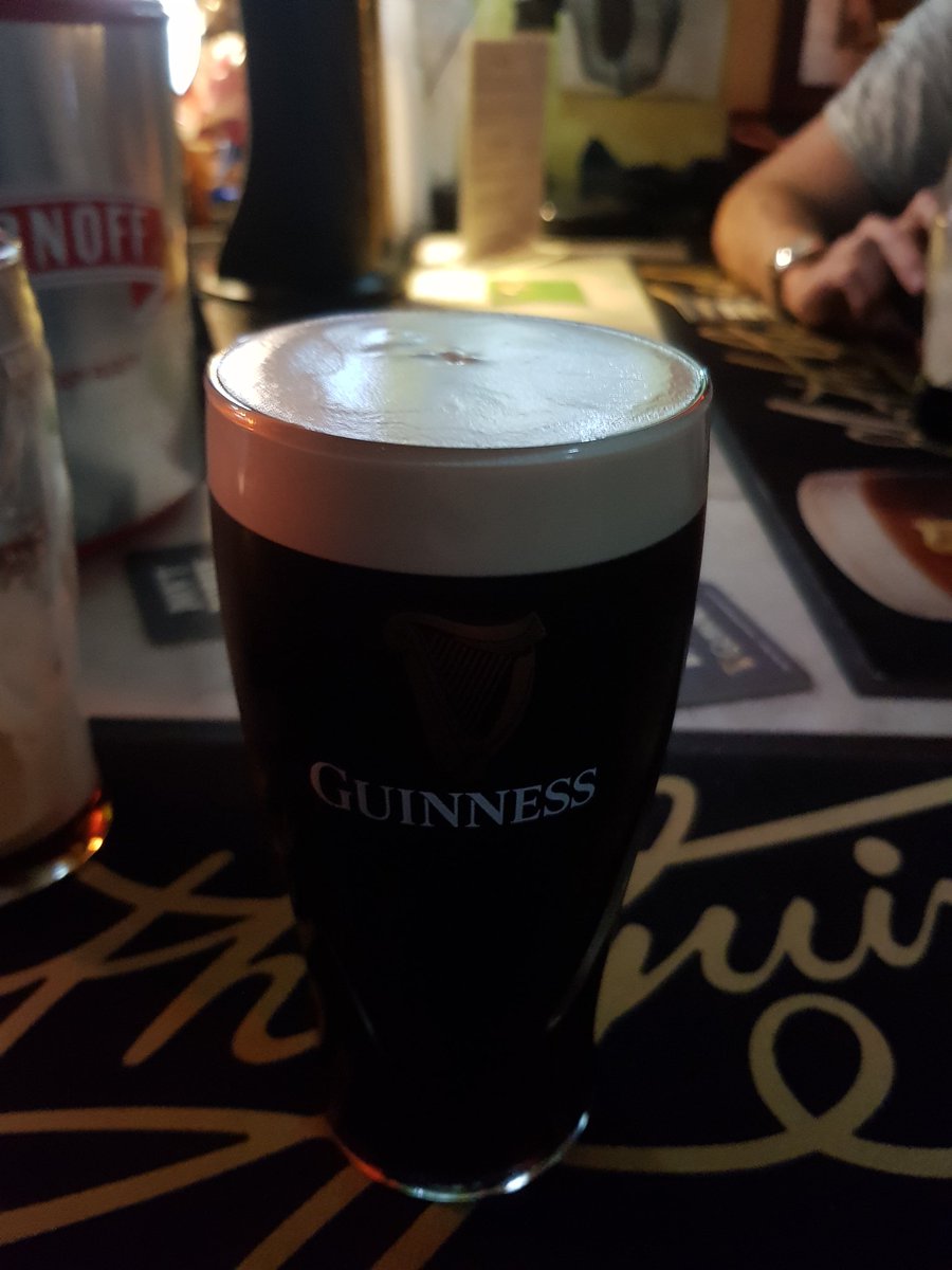 LondonGuinness's tweet photo. The Toucan, Soho
Glass -  👌5/5
Pour - short tilt, 2 stage but straight. Proper settle 4/5
Taste - very smooth, slight bite to begin, coffee notes 8/10
Legs - good, maintains the head 7/10
Overall 80/100 - one of the best in #London no nonsense 
#Guinness #pubs #soho https://t.co/EDuBAEDaVW