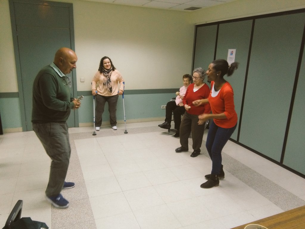 rehabictus's tweet photo. La música se crea y se baila. #musicoterapia #rehabilitacion #ictus #leganes https://t.co/0ArwzIUcaI