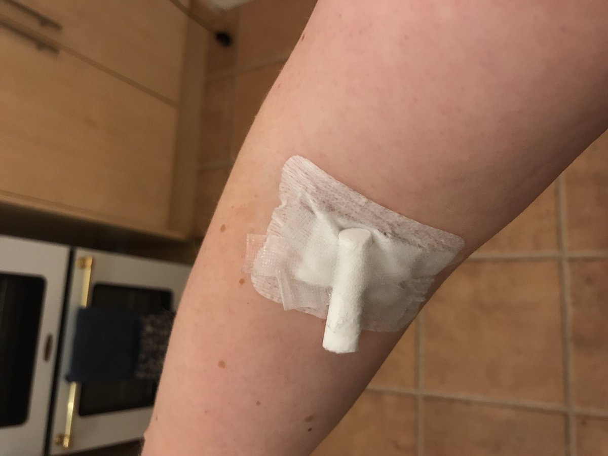 MrsRMsmith's tweet image. Second donation successful ❤️👍🏼 stayed upright this time 😂 @GiveBloodNHS