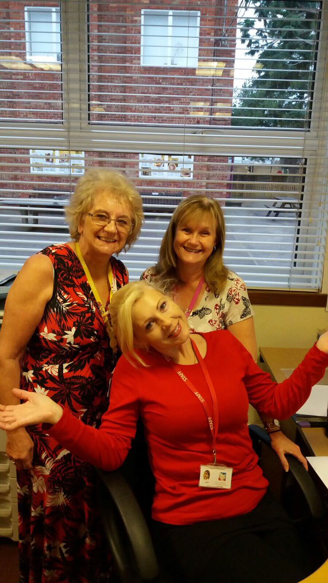 StAnnes_N13's tweet photo. We Made A Stand For Faith and Freedom today with Students &amp; Staff wearing a touch of Red 🔴❤️🔴  #RedWednesday @Chaplainstannes @acn_uk @StAnnes_RE https://t.co/4ucA8Shq5D