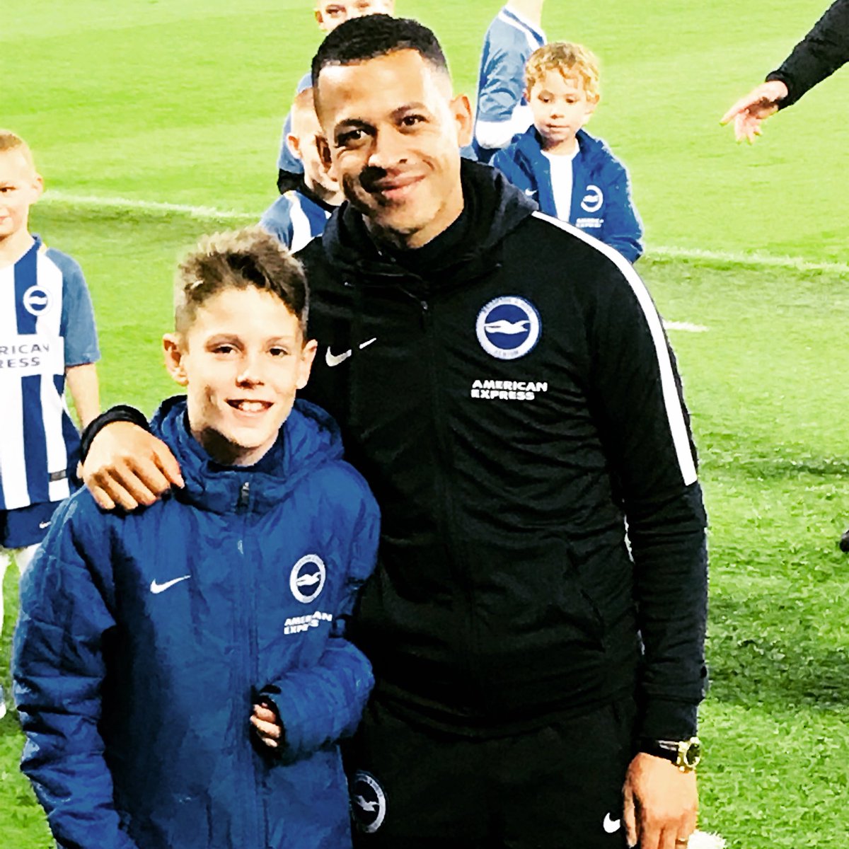 jkp5's tweet photo. #mascot #bhafc #liamrosenior #birthdayboy #BrightonHoveAlbion https://t.co/TLk3GZU5Pg