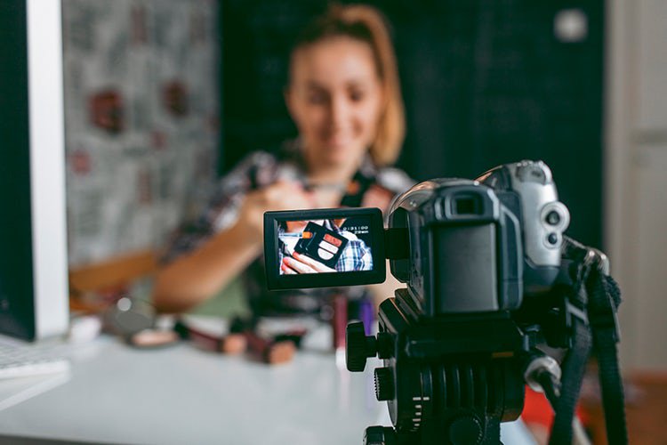 We look at some of the core issues brands should consider about video marketing. Here's a beginners guide:  ow.ly/dZJ930gKSbx