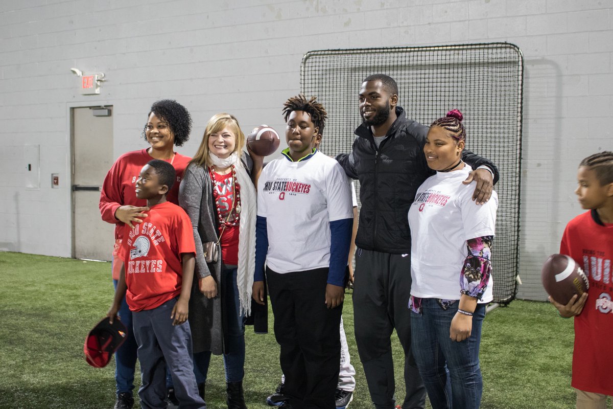 OSUPOLICE's tweet image. Thanks @OhioStateFB 🏈 for hosting the Driven Foundation holiday lunch with local youth. O-H-I-O! #GoBucks #BeatTTUN