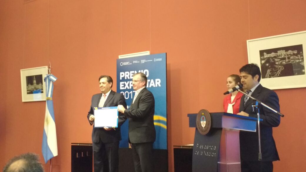 PromocionARG's tweet photo. #PremioExportar 🏆 Exportador Consolidado: felicitamos a @SnackCrops por proveer de alimentos argentinos a consumidores de más de 80 países en el mundo. https://t.co/L4SH4SaJUf