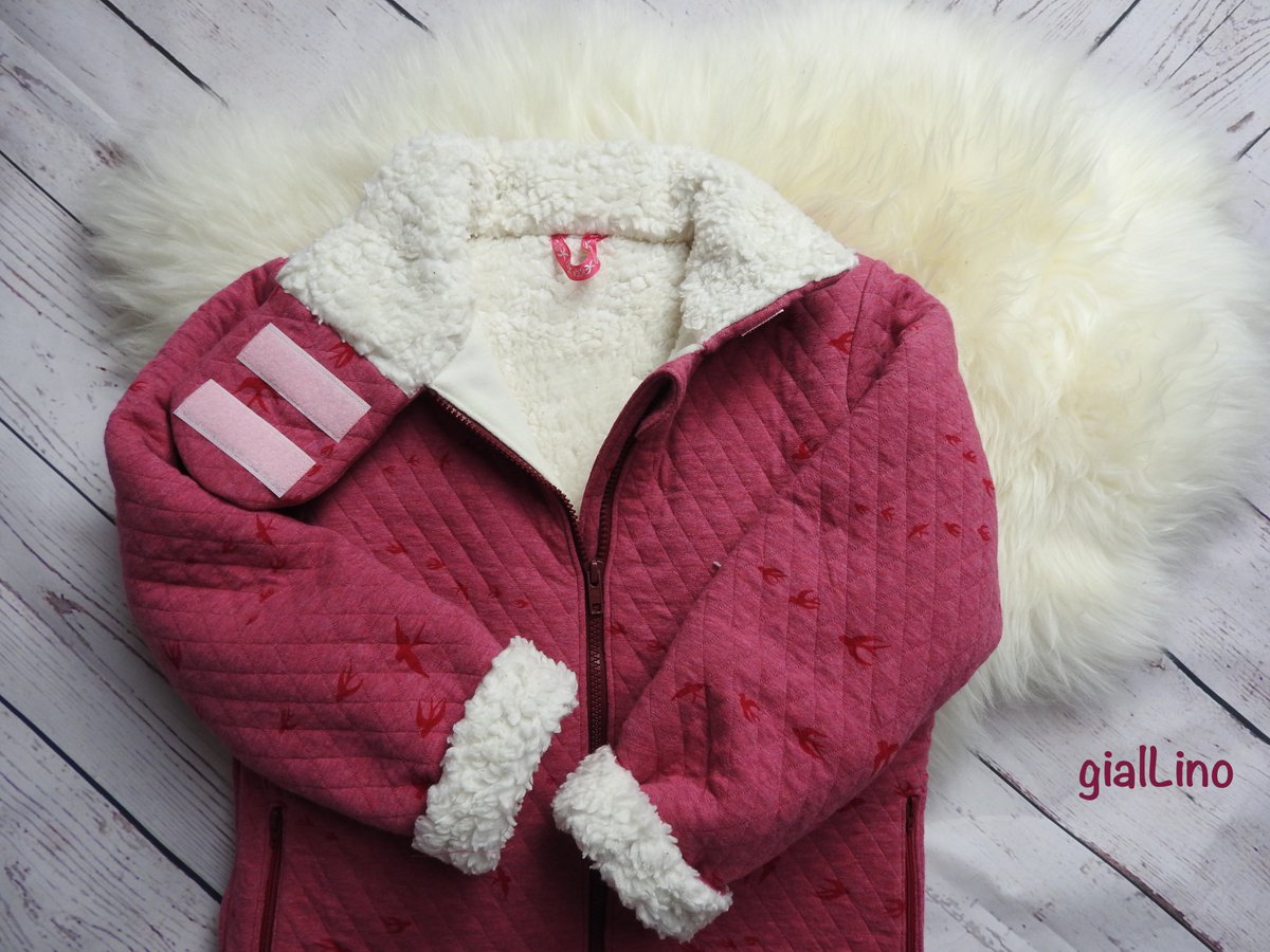 Siena09's tweet photo. Wir starten in idie #Kuschelzeit https://t.co/rBf8e9xvah
#winterjacke #Teddyjacke #Kuscheljacke #Teddystoff #sewing #sew #Fentje #nähenfürkinder #nähenfürmädchen #nähenfürkids #Winteroutfit #Winter #nähenmachtspass #Steppweat #murmelbuntes #mädchenjacke https://t.co/2awhq765EJ