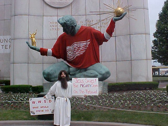 loudspike's tweet photo. Throwback to 2002 when I wore a costume to see if they would let Jesus in to a @DetroitRedWings Stanley Cup Finals game without a ticket. #no #StreetScam #Detroit #Hockeytown @mojointhemorn https://t.co/BBEKPXLfWa