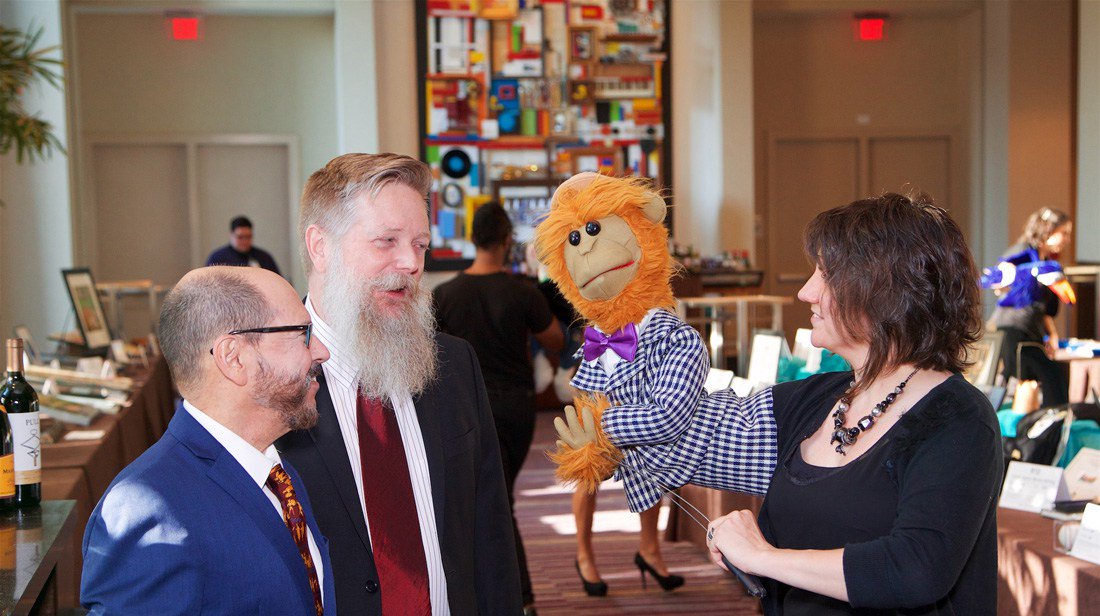 17thSouth's tweet photo. Fabulous Fling | The @CtrPuppetryArts celebrates its annual #StringFling fundraiser.
πΈ@RandyMcDow
https://t.co/1ilomWv4Cu https://t.co/DDXkci4CBS