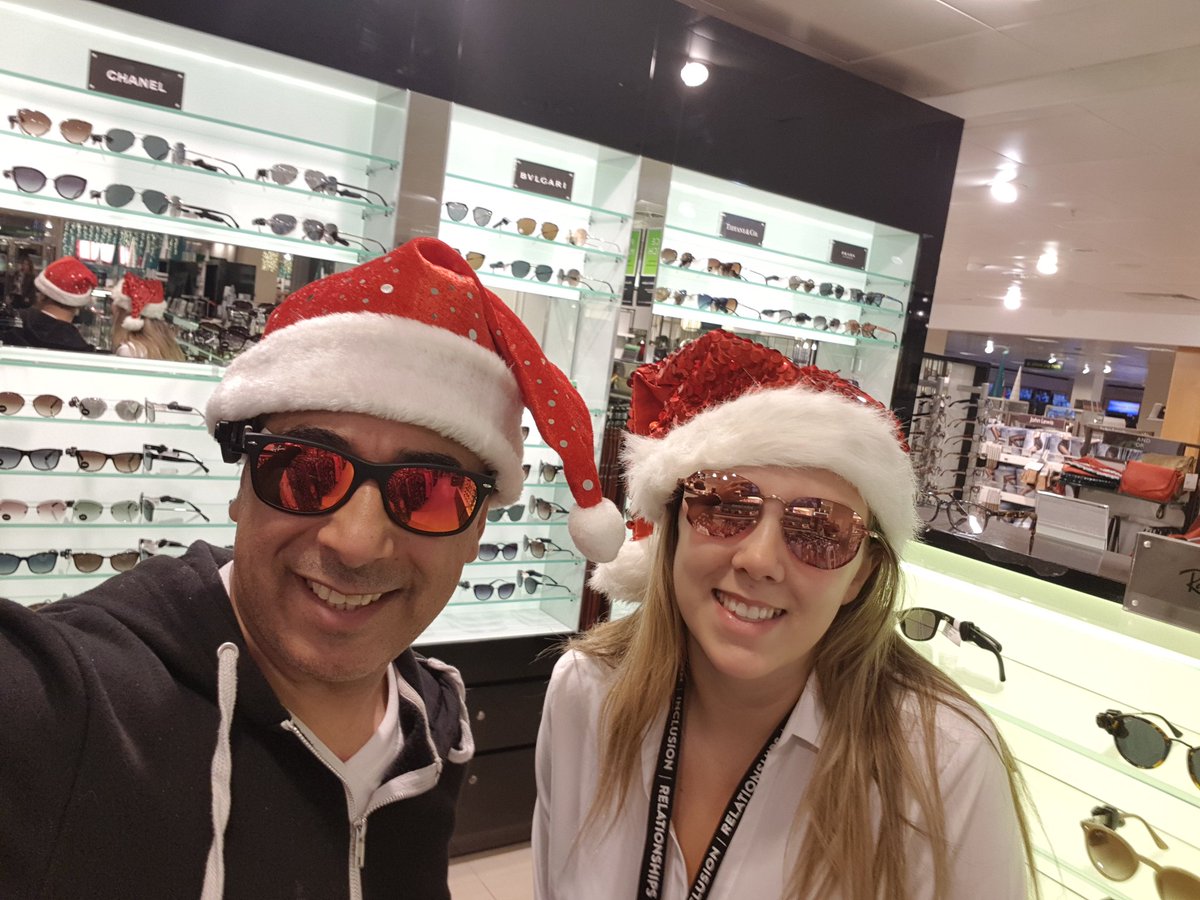 Team Welwyn joining in the JL partner festive evening #RB3025 #RBE578N 
@WheresWarron <a href="/yaelkafa/">Yael Kalfa</a> <a href="/elainesandford/">elaine  sandford</a> <a href="/RichardPeckUK/">Richard Peck</a> <a href="/SGHJeff/">Jeff Dunaway</a>