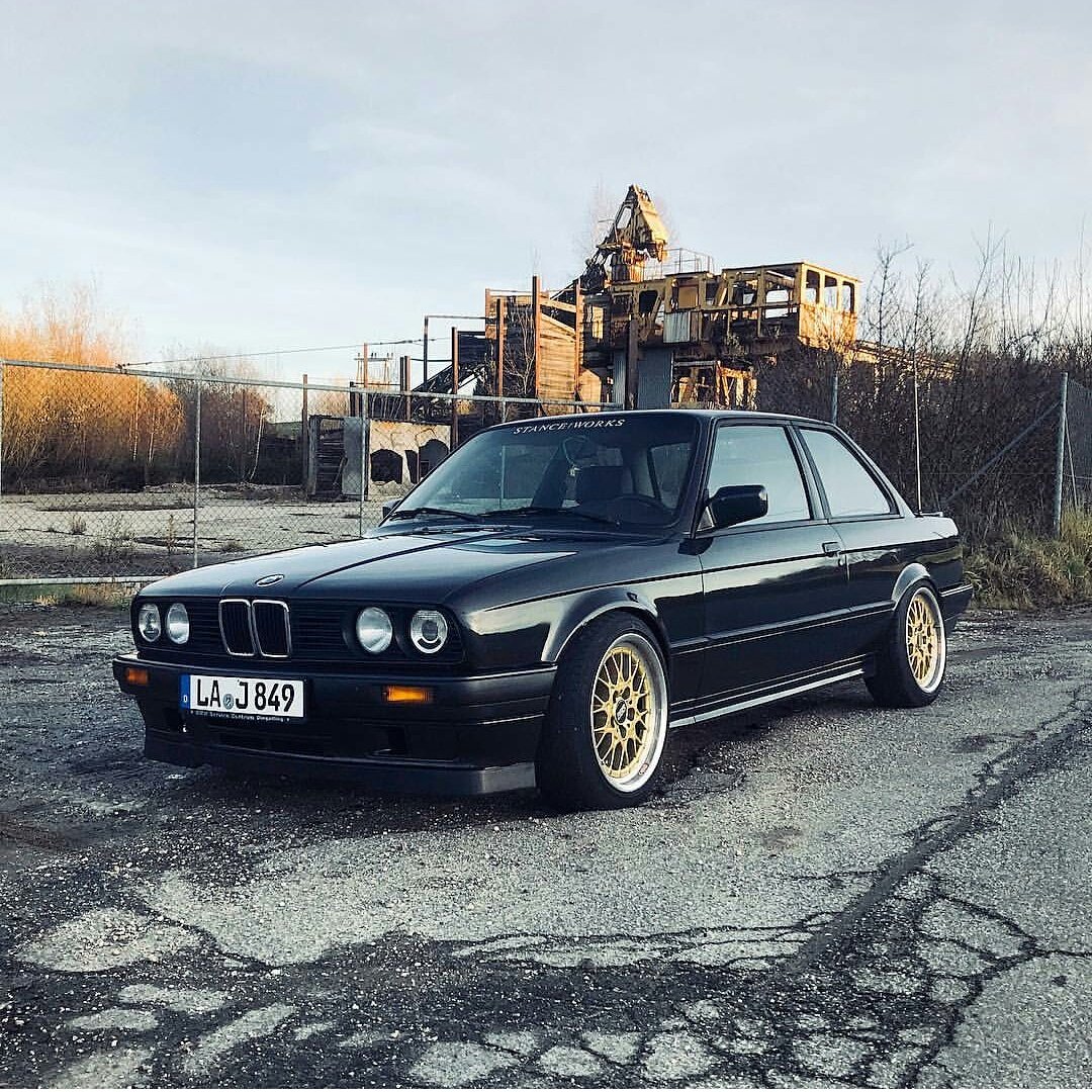 E30owners's tweet photo. I'll be just waiting over here | #E30owners #BMW #E30 #stanceworks https://t.co/wkxIodlLer
