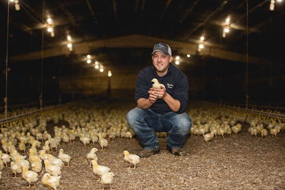 ChickenCheckin's tweet photo. Grateful for the hardworking people who dedicate their lives to producing our food and help keep our bellies full #WhyIThankAg https://t.co/1A15wX6Pl0