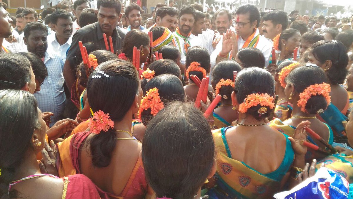 FormerMinister's tweet photo. #Kataram lo #RallyGa Velli 
#Meeting lo #Palgonna Mana 
#SridharBabu Garu
https://t.co/0fa6aIGuvM 
#TeamDSB https://t.co/1ovsyEqxKT