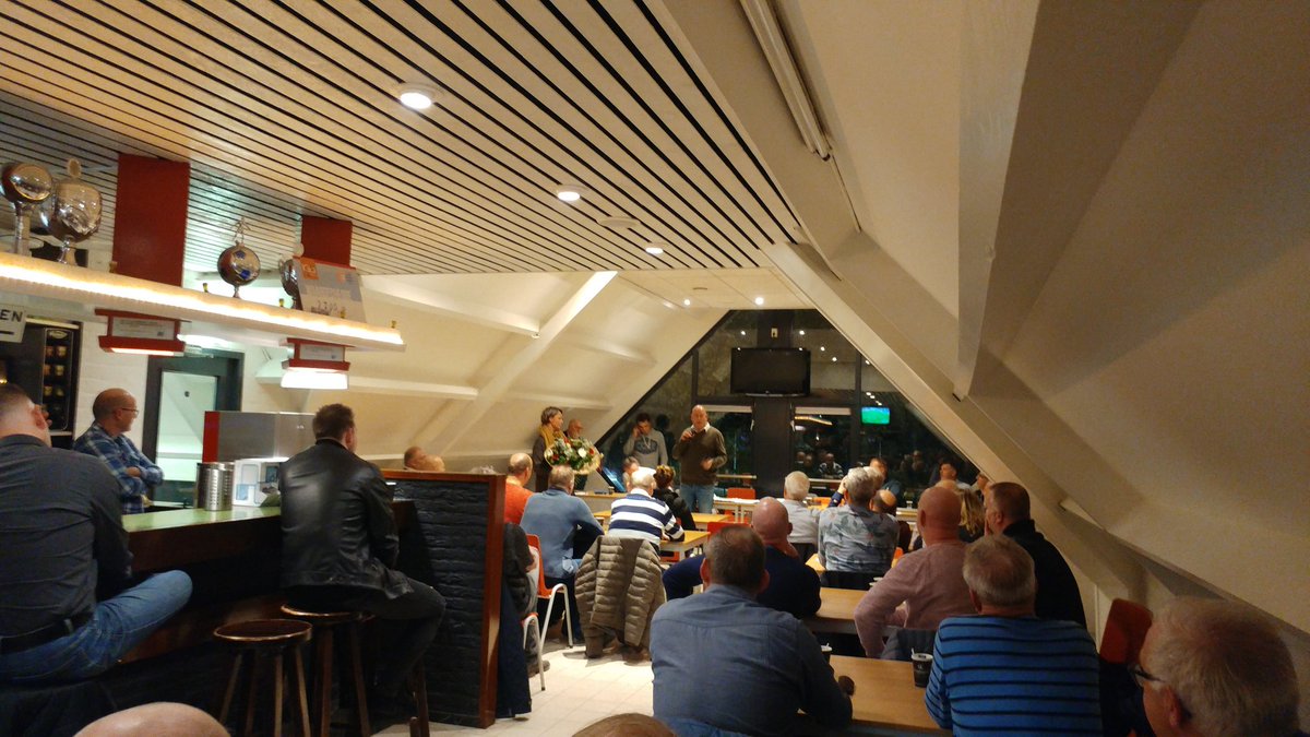 Lammert vd Berg neemt afscheid als bestuurslid <a href="/ijvvdenuithoek/">IJVV IJsselmuiden</a>  Bedankt voor vele jaren vrijwilligers- en bestuurswerk! #lidvanverdienste #roodwithart