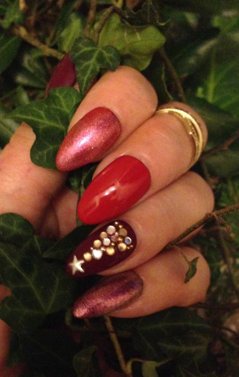 Nails for real girls tweet media