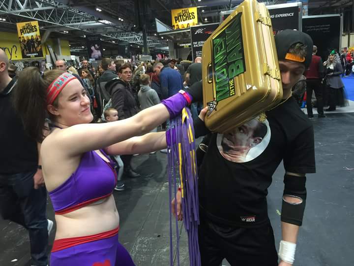 Wwc_Online's tweet photo. Probably shouldn't of asked for a hug.... ππ’ @realellsworth @itsBayleyWWE #MITB #AnyManWithTwoHands #mcmldn17 https://t.co/mgG5pamPlS