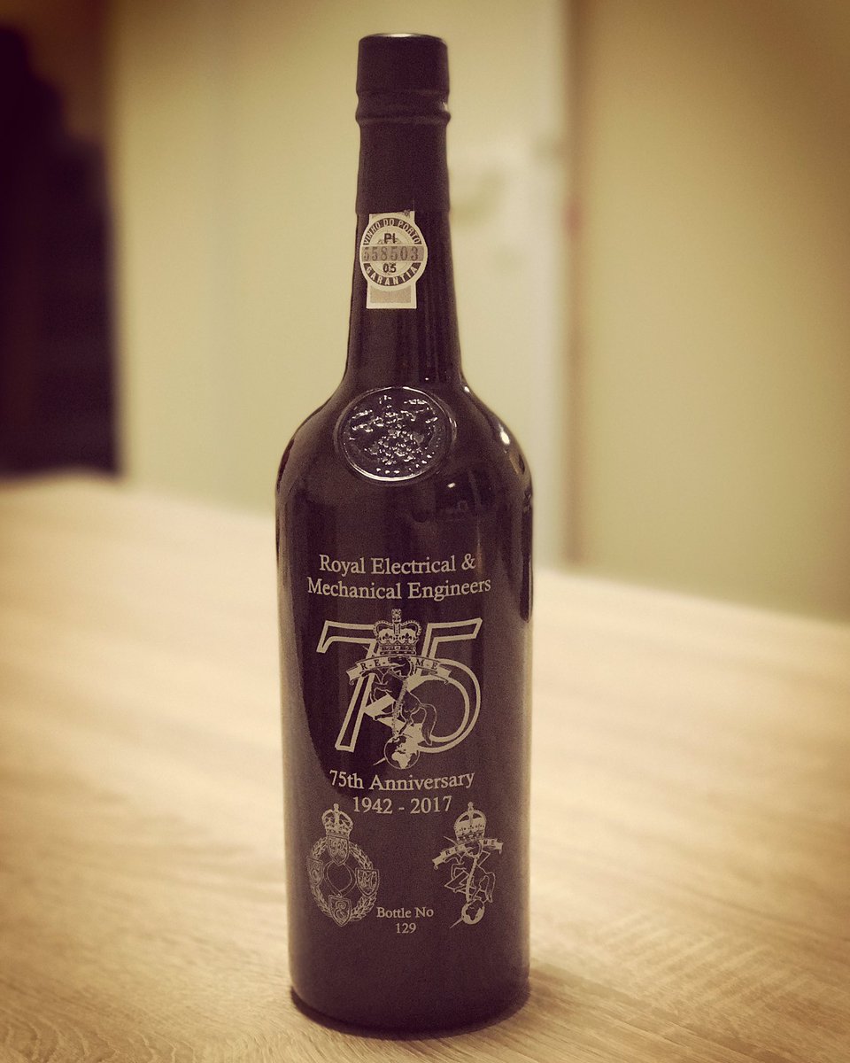 totallykeen's tweet photo. Got ourselves a very nice bottle of #REME75 port :) @Official_REME @BritishArmy #REME #75 https://t.co/2Q5lueTXDO