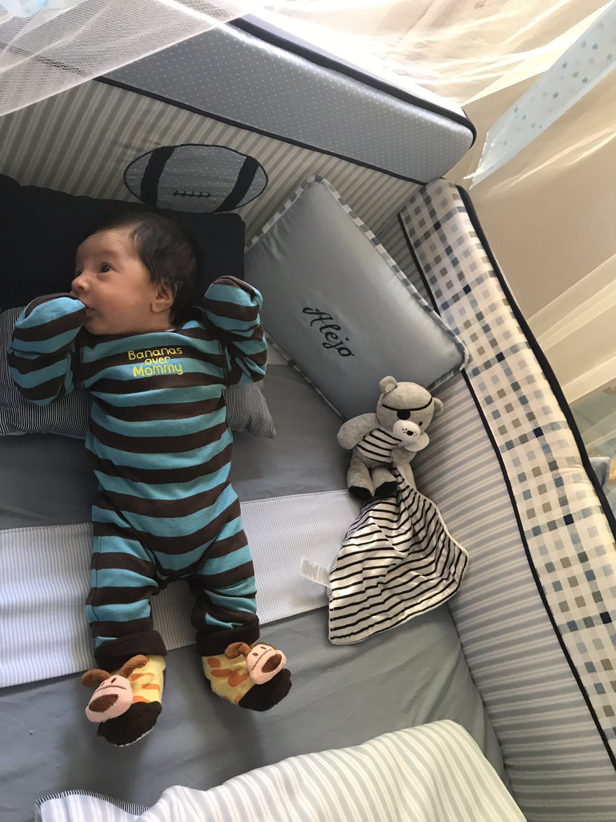 topito05's tweet photo. 1 mes del amor más puro e inexplicable !!! @NaydaCano #nopodesmas #alejo ❤️😍👶 https://t.co/H4QVWKN5dK
