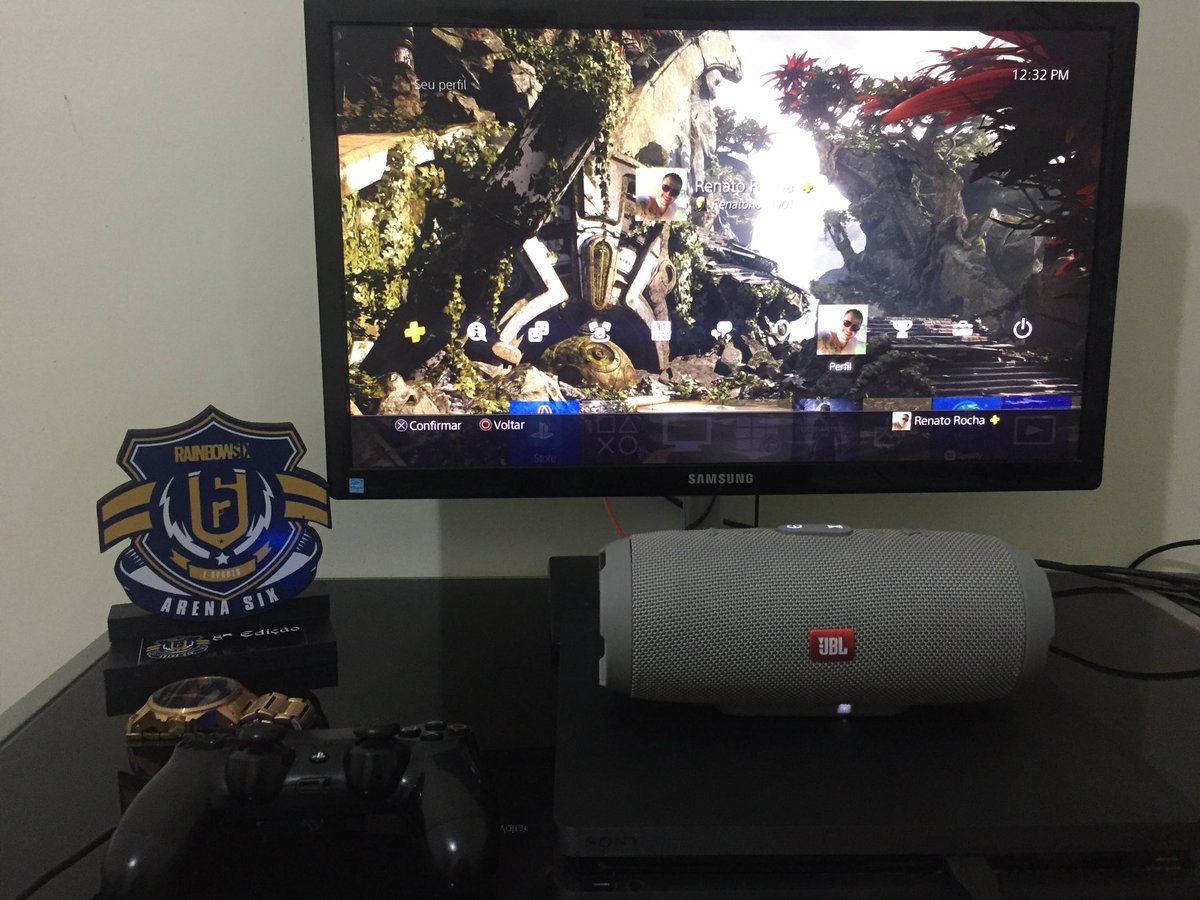 RenatoRochaOpT's tweet photo. Hoje eu vou de PS4, o mito do BF4 está voltando 👊🏻👊🏻👊🏻👊🏻 https://t.co/QAo57yxUhR