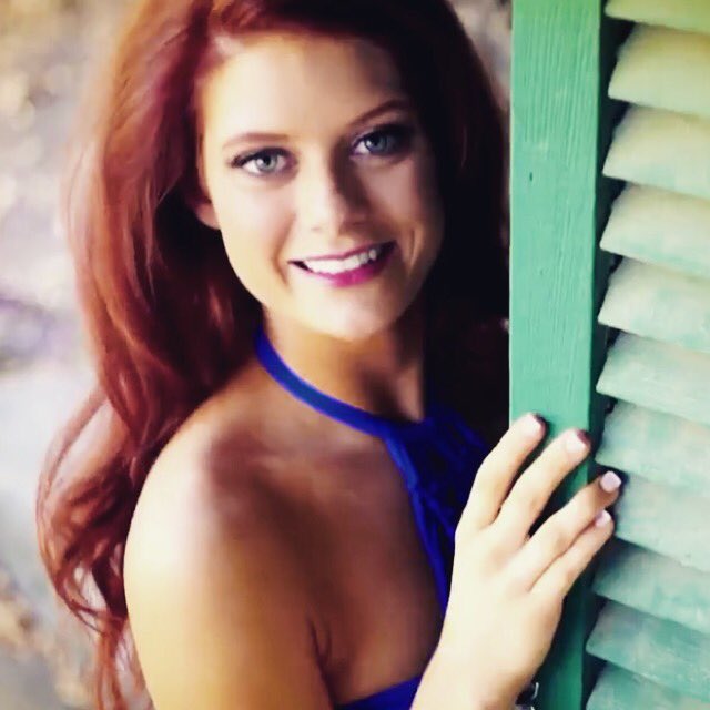 Happy Thanksgiving to all my Stars Fans 💚🏒 Don’t forget to come get your Ice Girl Calendars on Black Fridays game! They make the perfect stocking stuffers 🎅🏼 #gostars #icegirls <a href="/StarsIceGirls/">Stars Ice Girls</a> @JeromePMiron